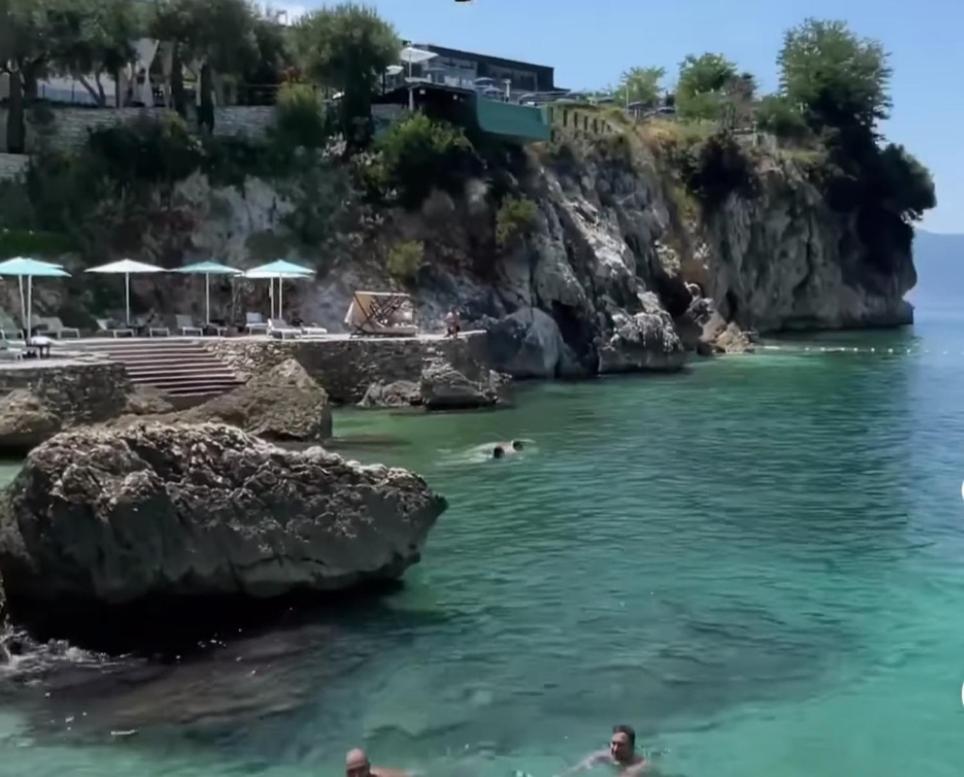 Artemis Beach House Vlore Bagian luar foto