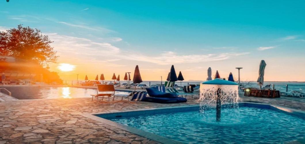Artemis Beach House Vlore Bagian luar foto