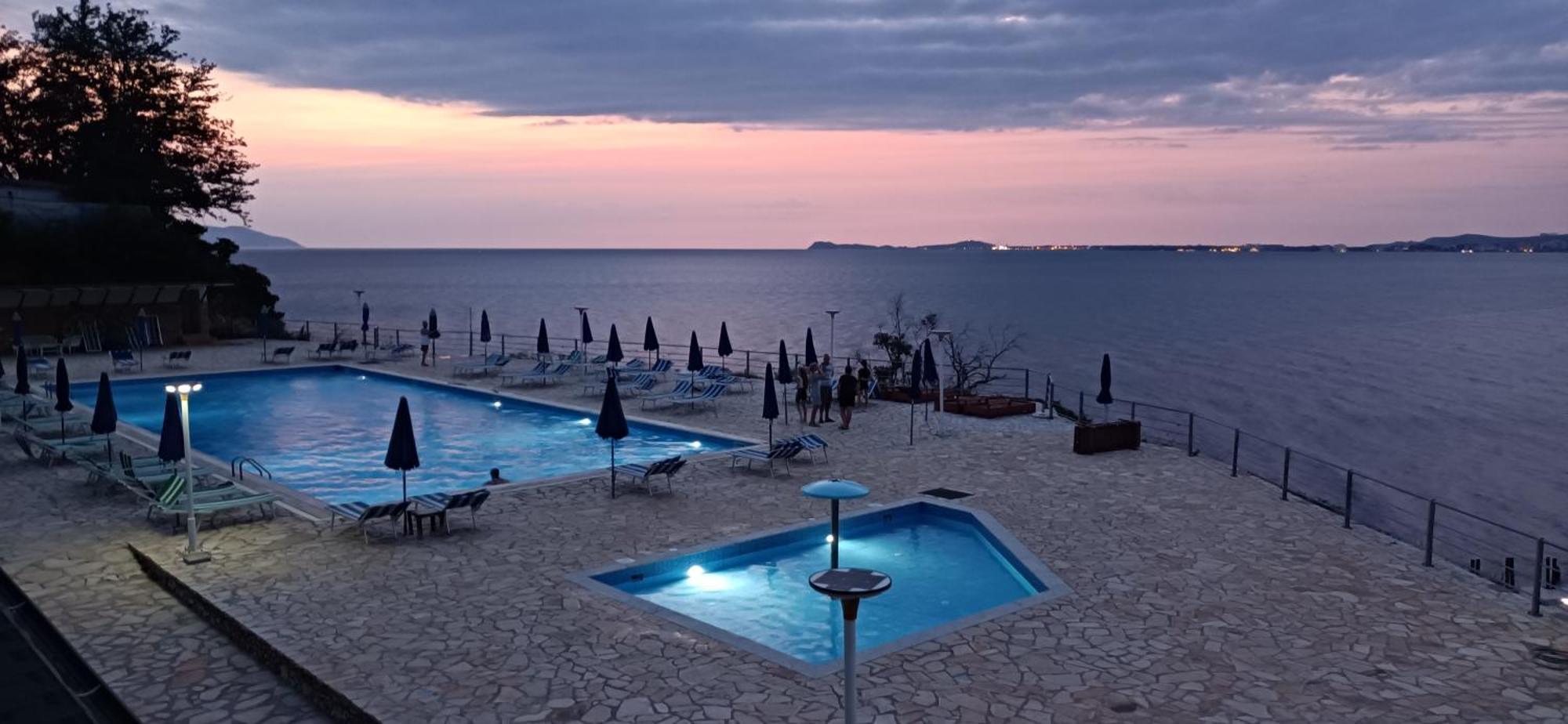 Artemis Beach House Vlore Bagian luar foto