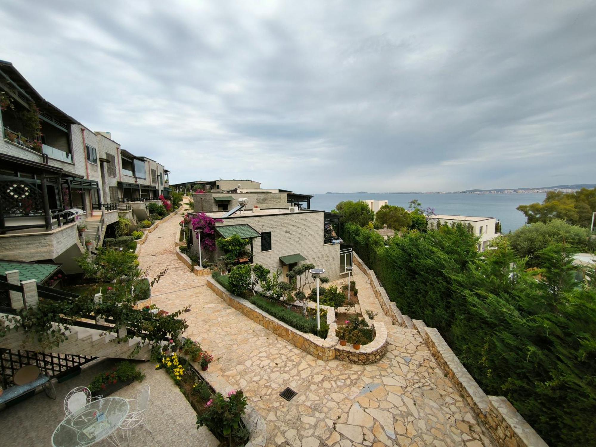 Artemis Beach House Vlore Bagian luar foto